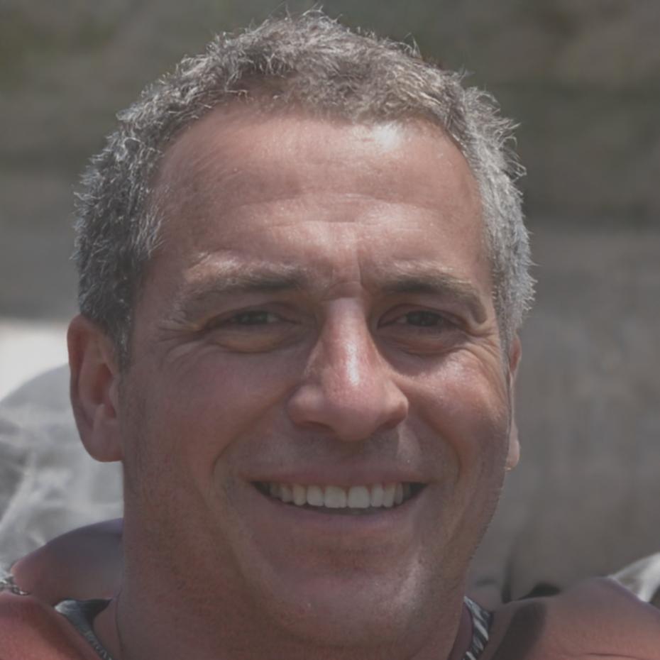 Dr. Miguel Fernández, Director de Formación